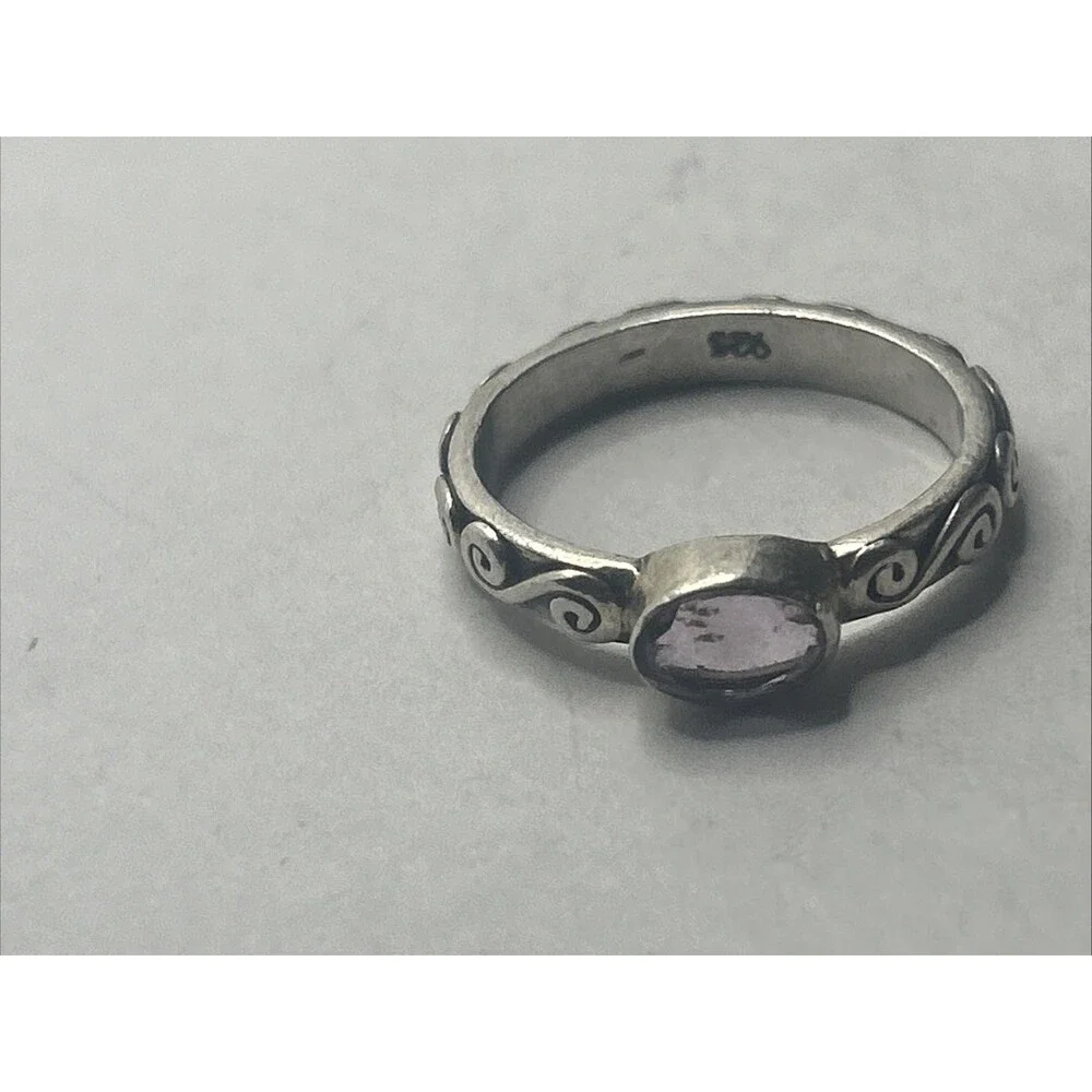 925 Sterling Silver Vintage Ring Carved design Oval Amethyst  Size 6, 925